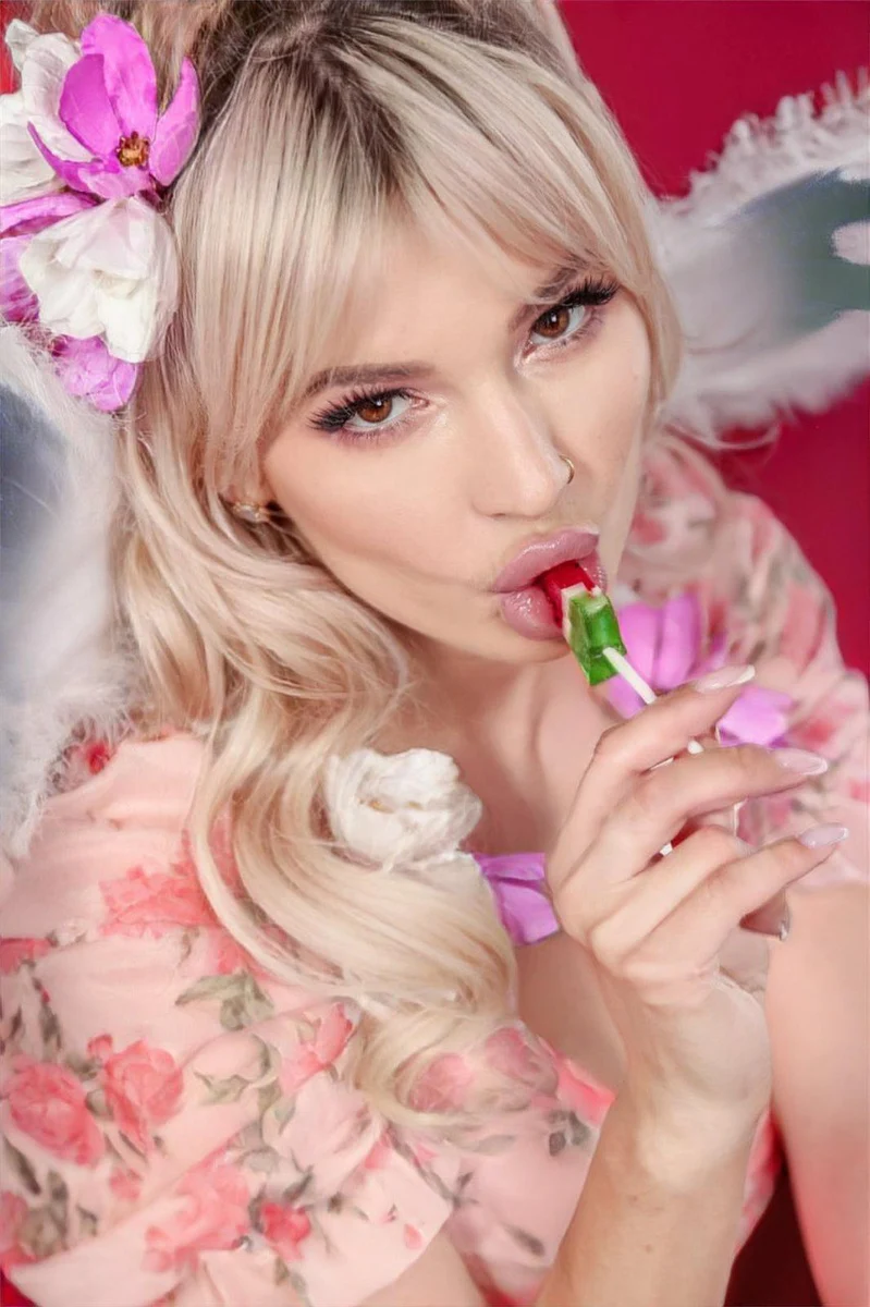 Inessa escort in London