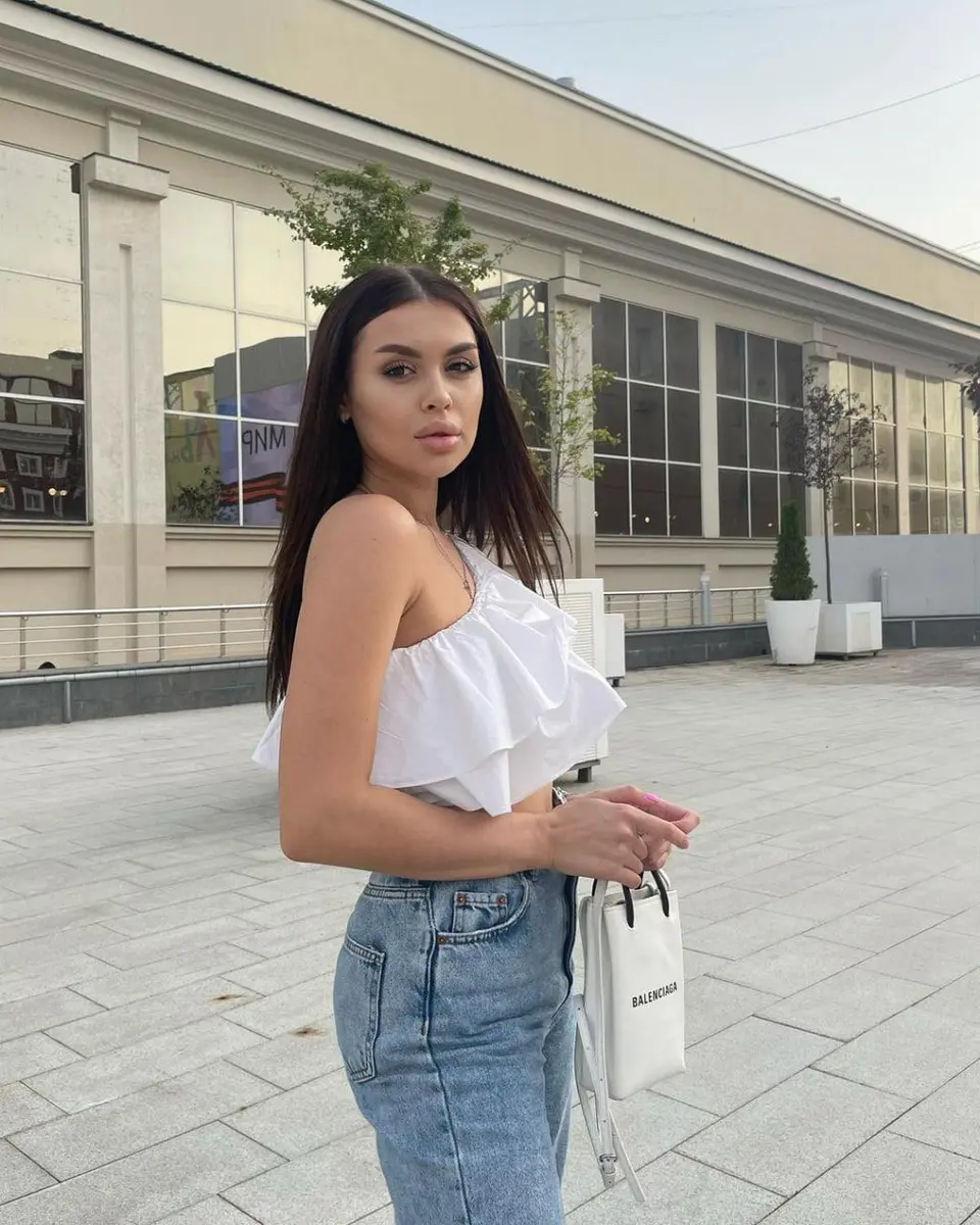 Kayla escort in London