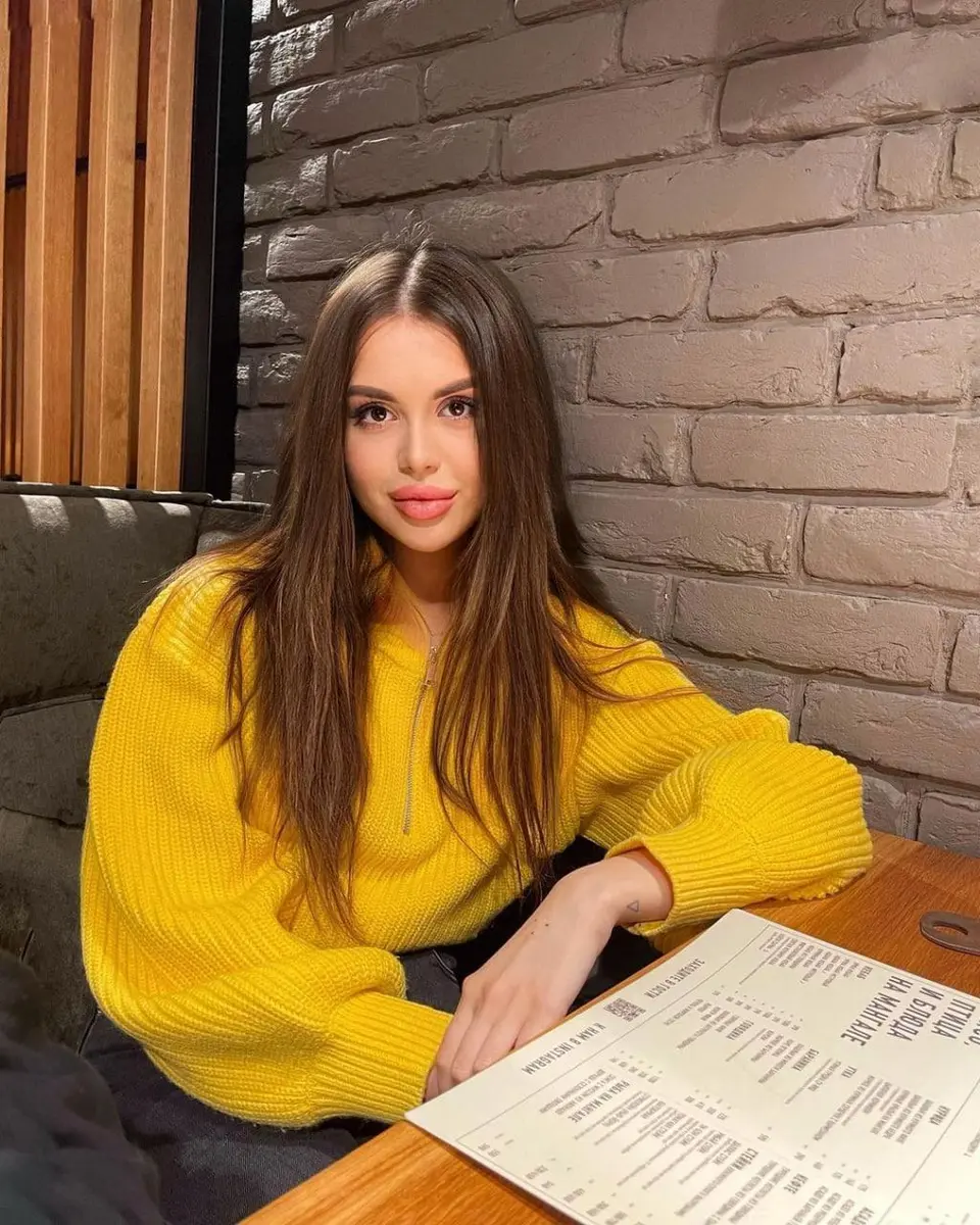 Kayla escort in London