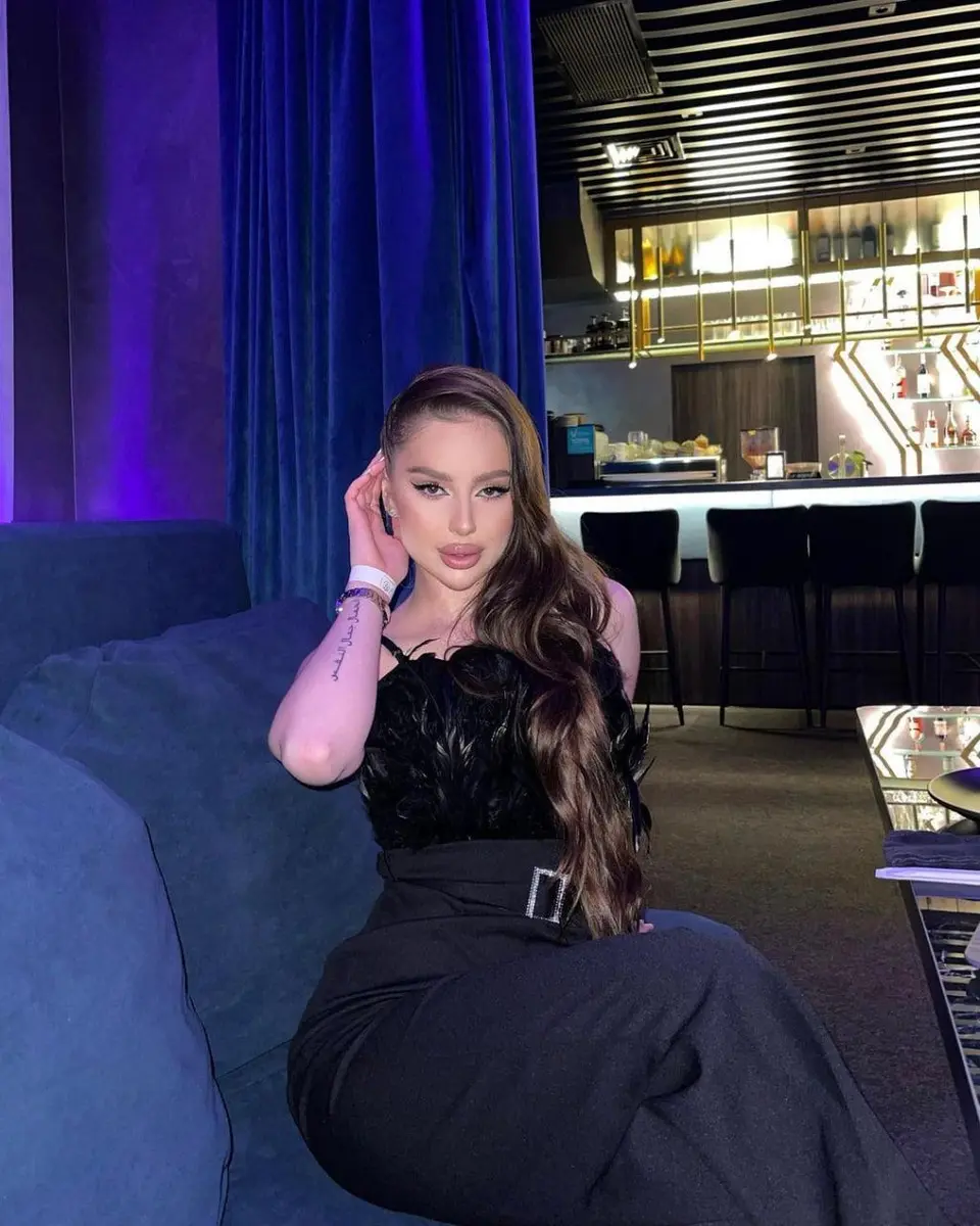 Kylie escort in London