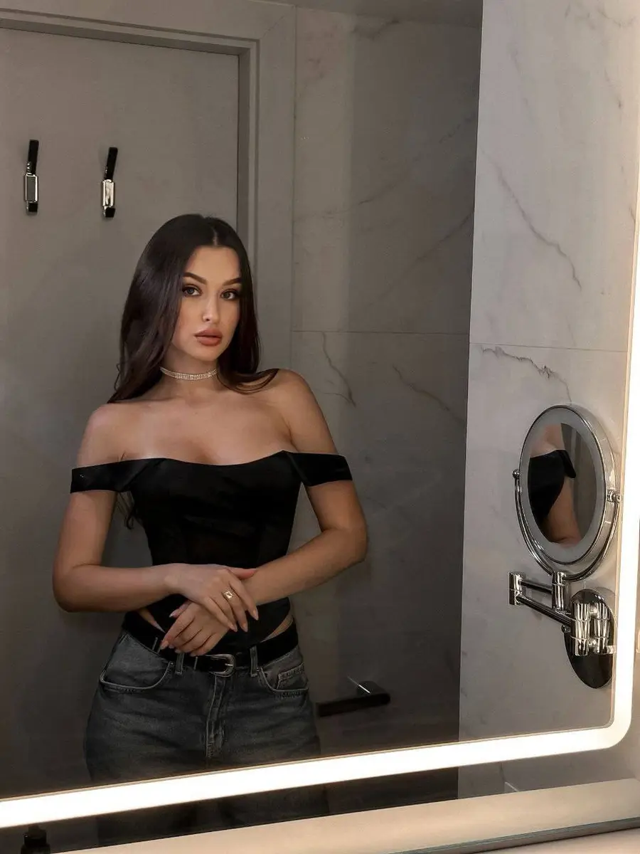 Lucy escort in London