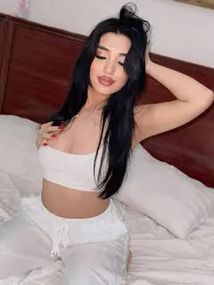 Luiza escort in London