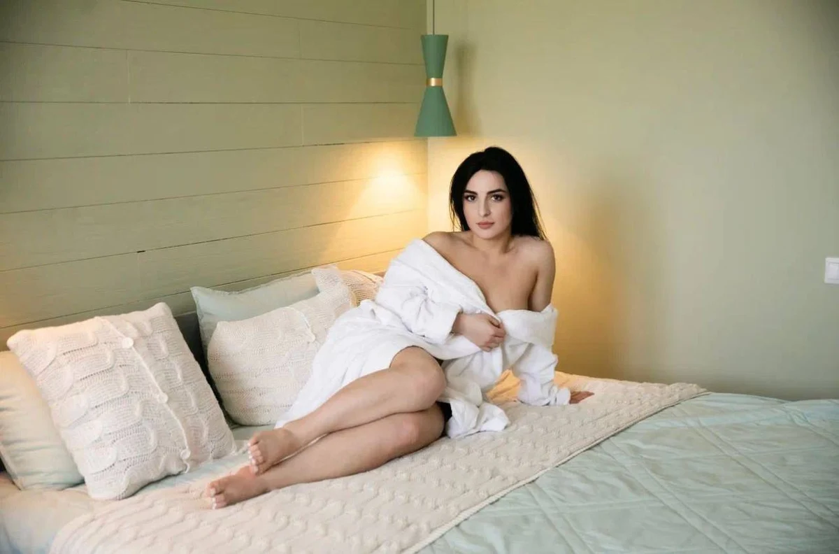 Milya escort in London