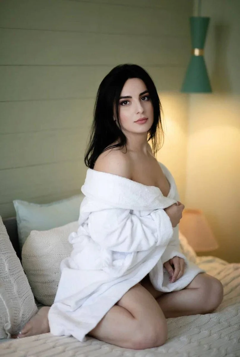 Milya escort in London