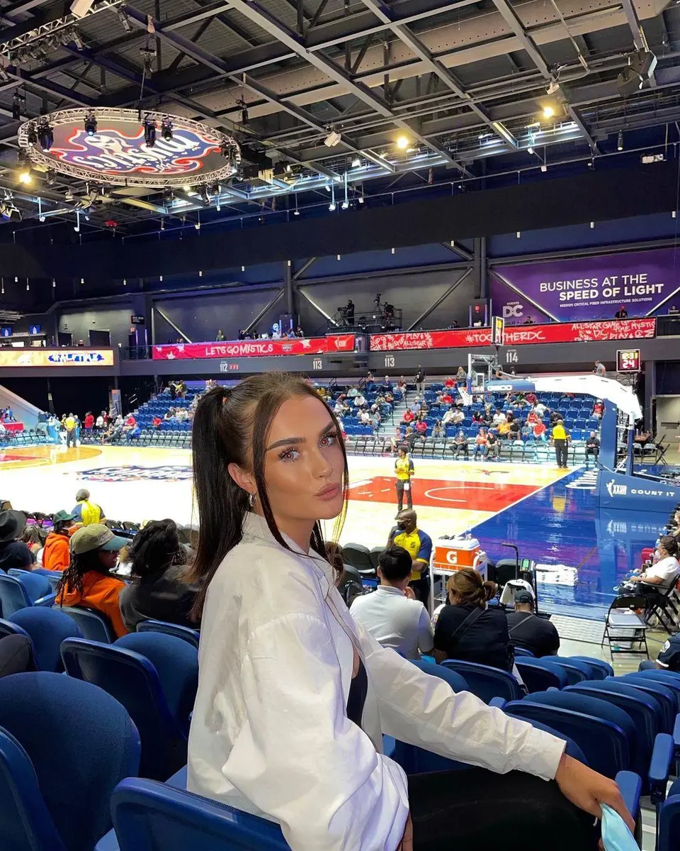 Sasha escort in London