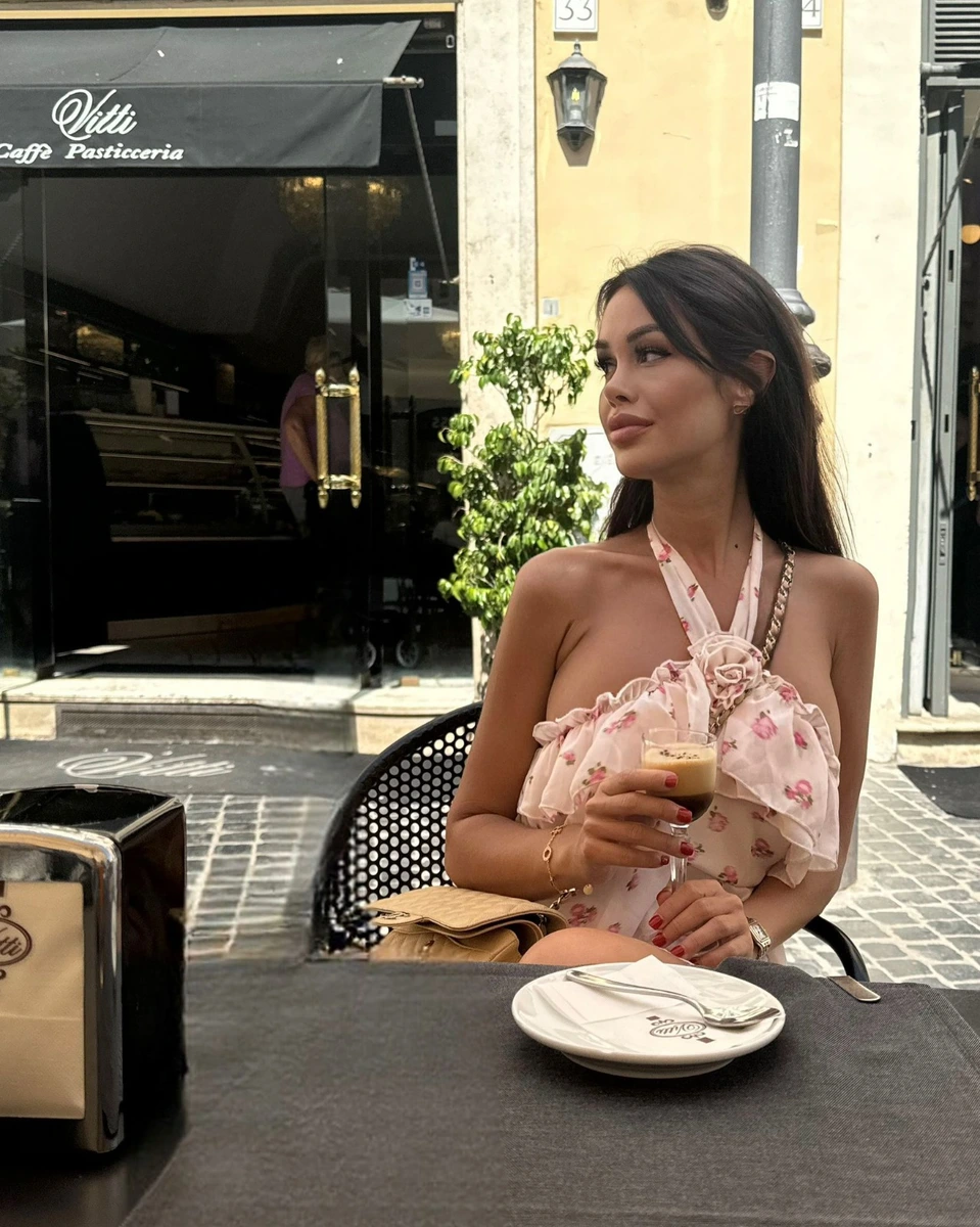 Sophia escort in London