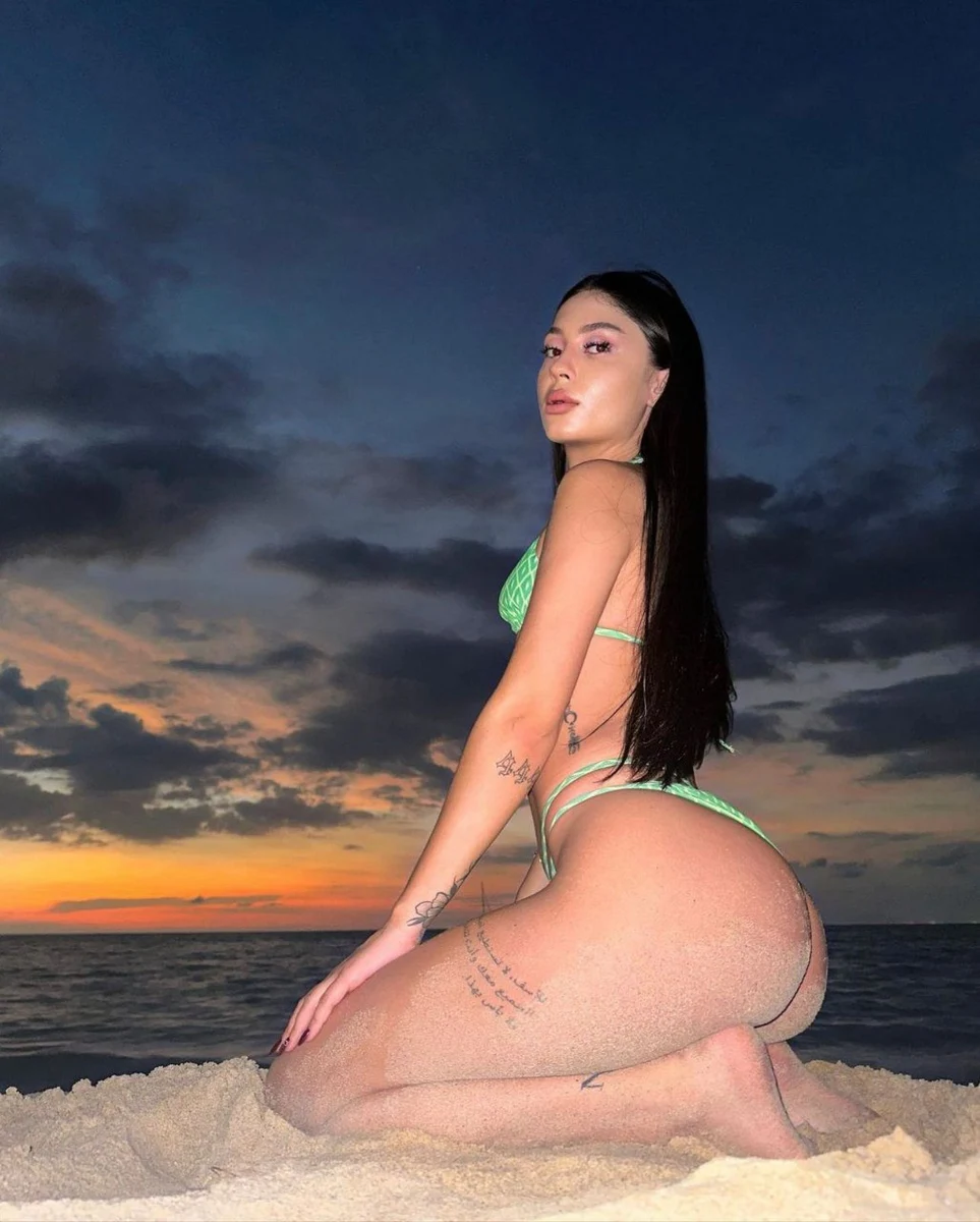 Violet escort in London