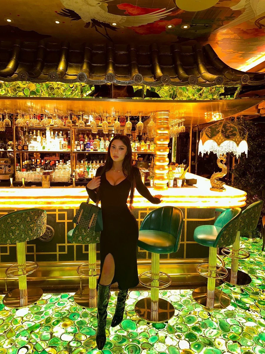 Violet escort in London