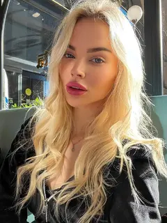 Zoelle escort in London